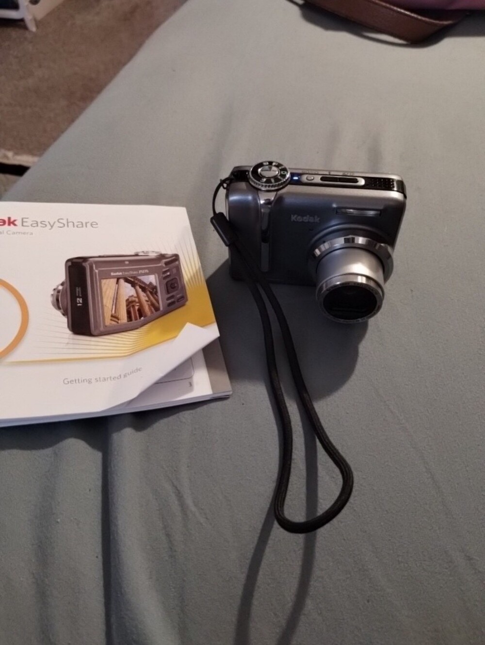 Vtg Kodak Easyshare Z1275 12.1MP Digital Camera